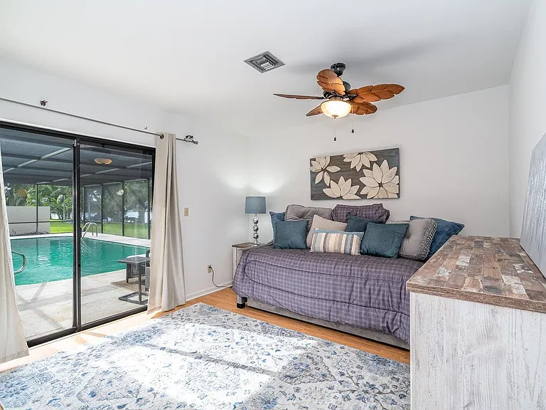 12775 Guilford Cir — Photo 20
