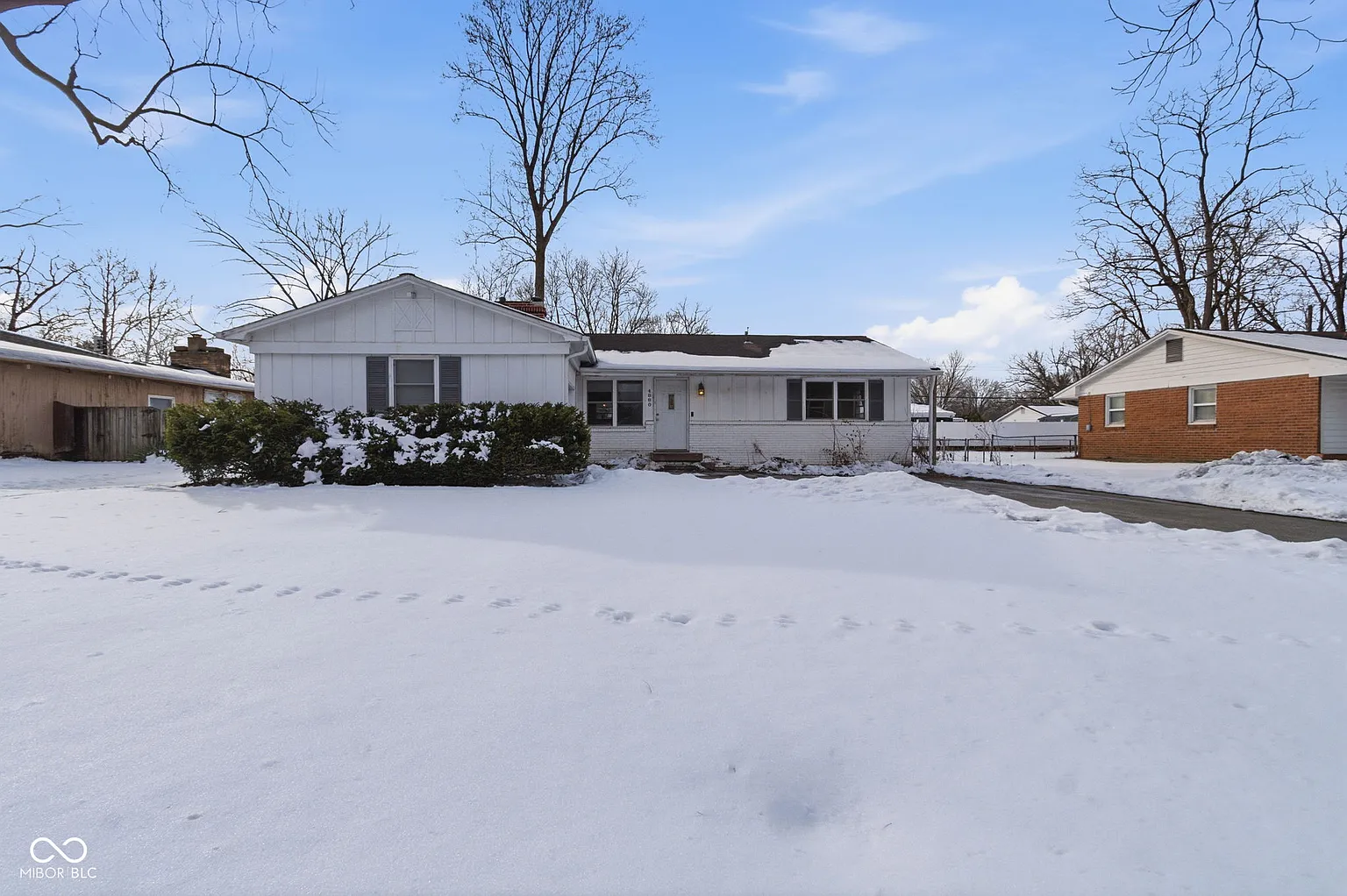 4880 Victoria Rd photo 1