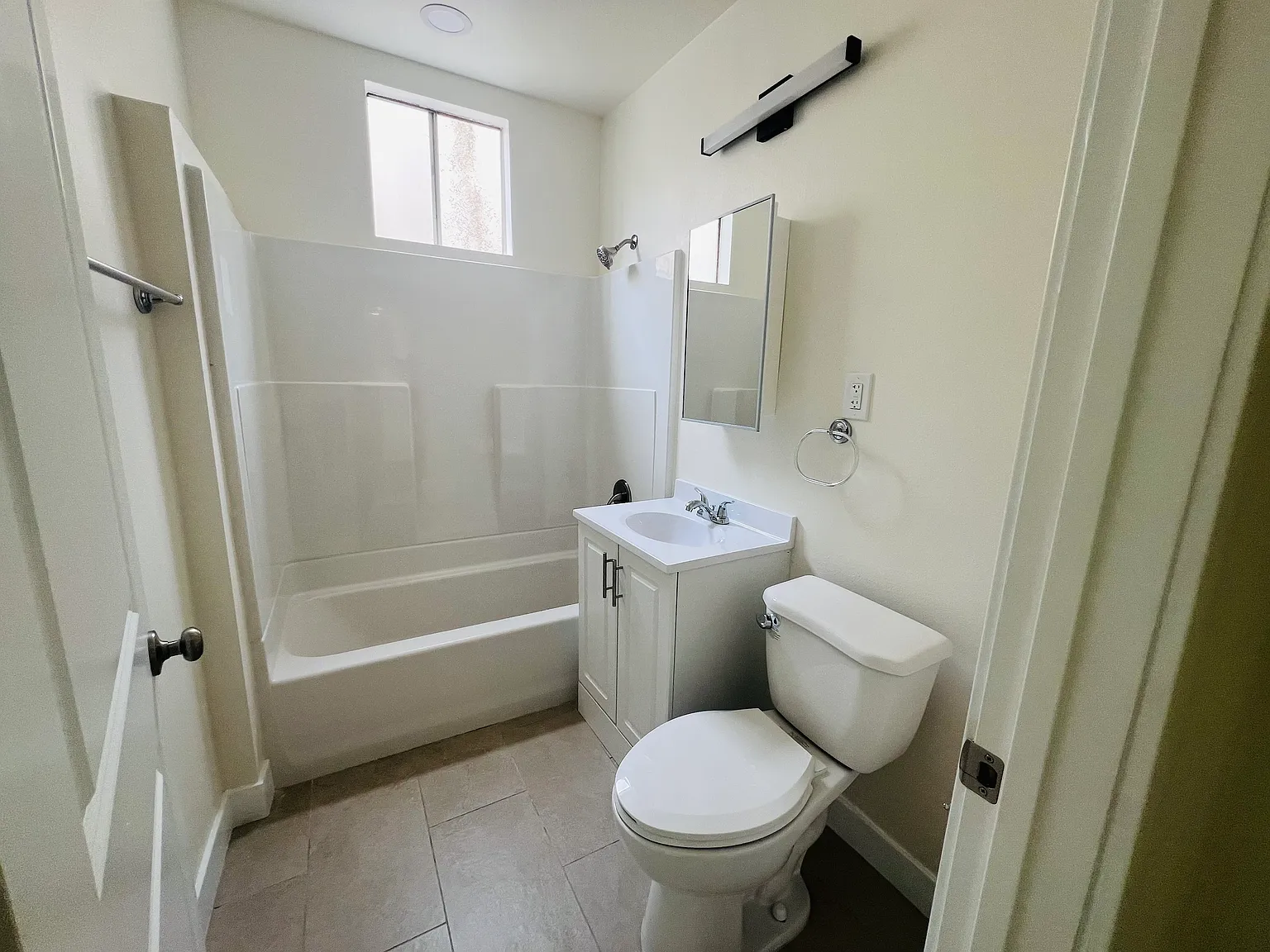 2 bed, 1200 sqft, $2,650 — Photo 3