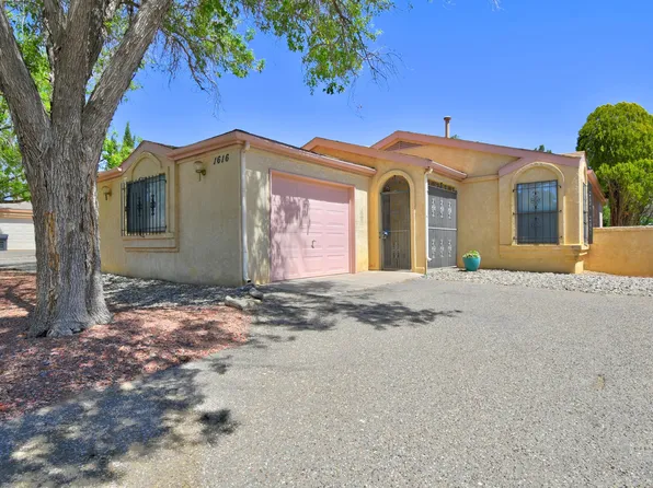 1616 Hollyberry Dr NE, Rio Rancho, NM 87144