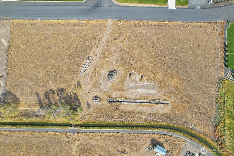 4th image of 5818 Rd J.2 NE