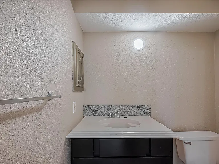 4015 Black Locust Dr — Photo 27