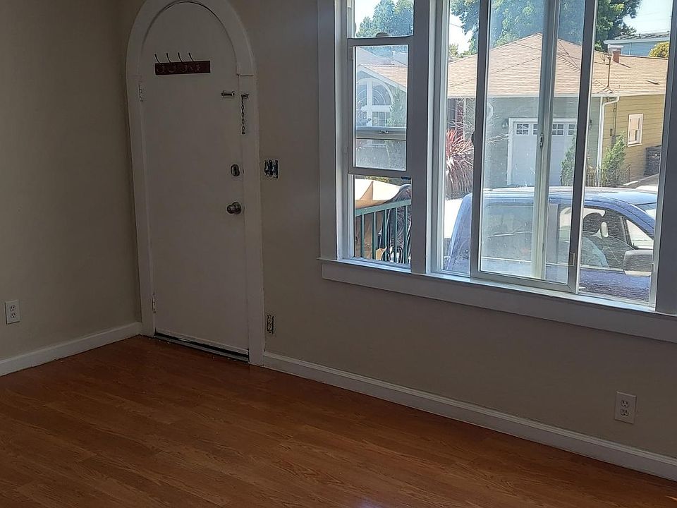 2nd image of 2422 Monticello Ave
