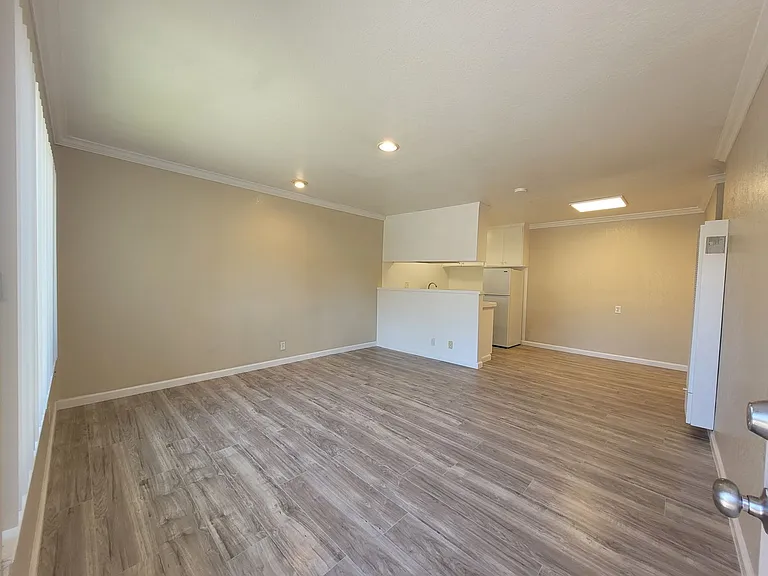 All Single Story Apartment Community — Photo 34