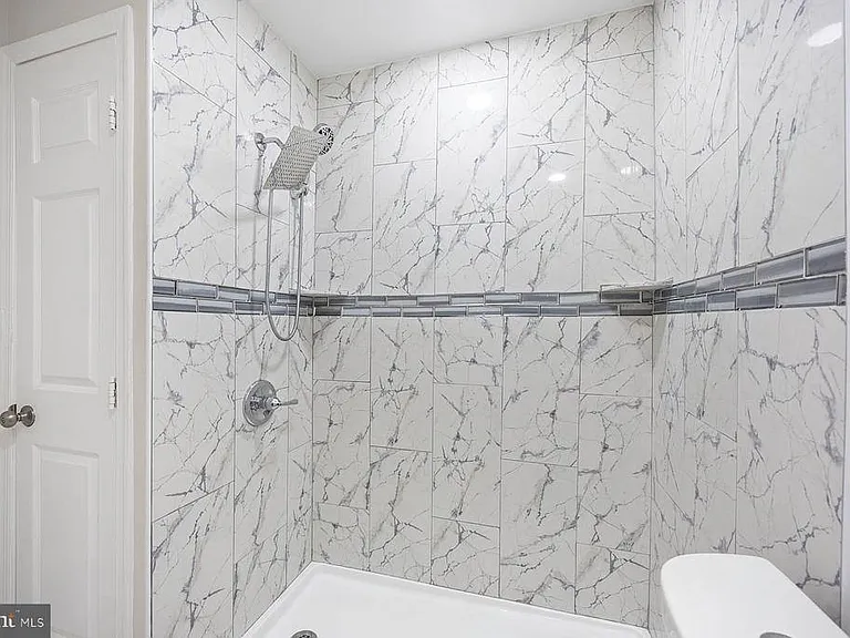 117 Collins Ave S — Photo 15