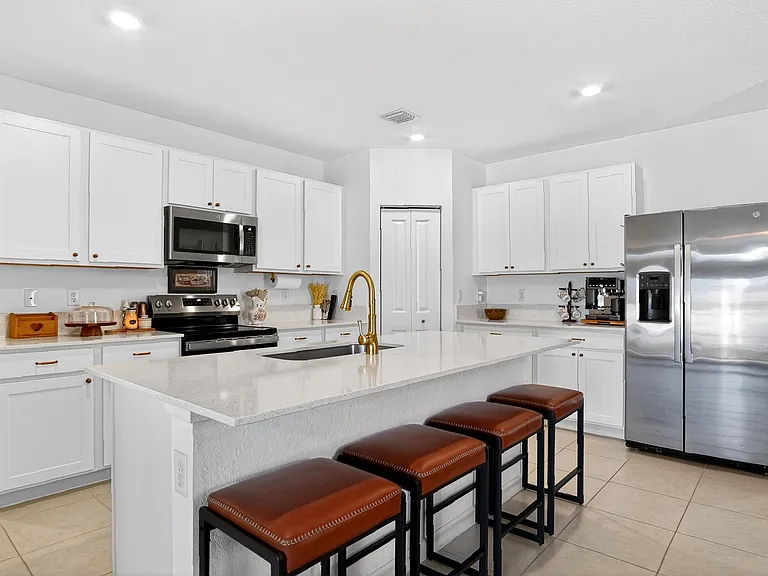 760 Carlyle Way — Photo 35