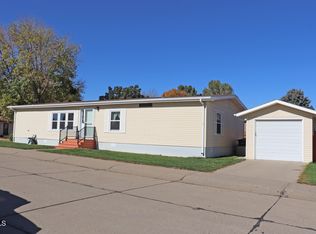 4350 Drake Dr, Bismarck, ND 58503