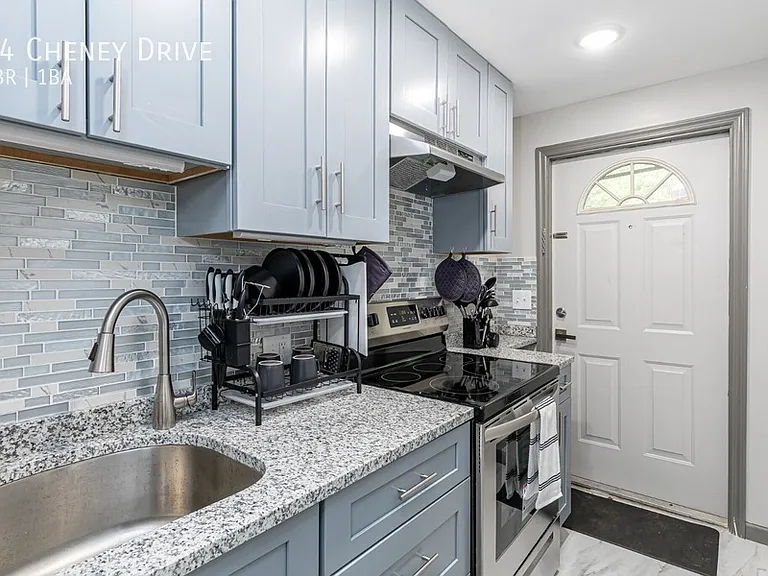 64 Cheney Dr — Photo 2