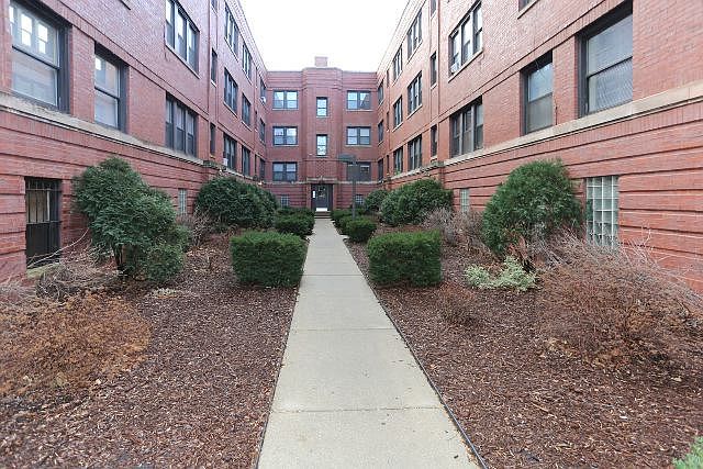1st image of 5738 N Winthrop Ave APT 311