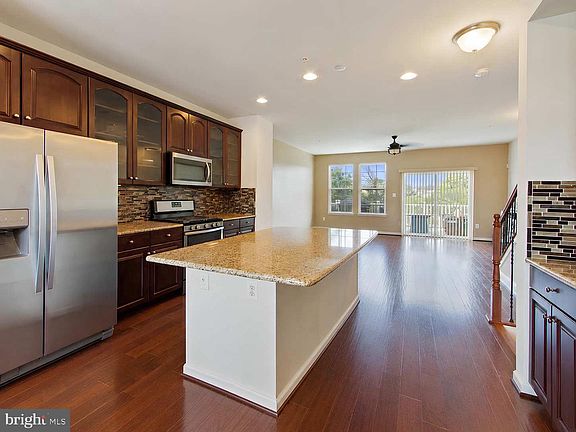 4th image of 520 Halite Dr