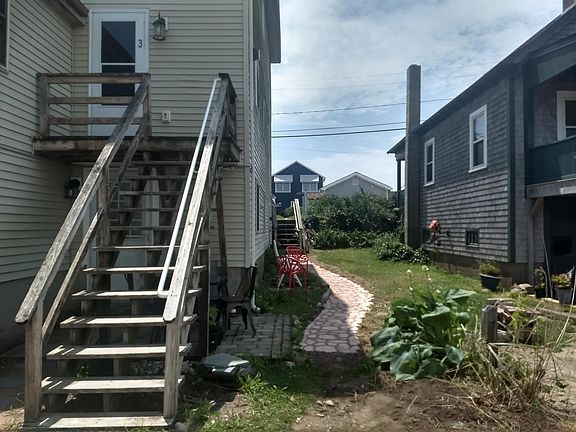 Entrance to apartment 3