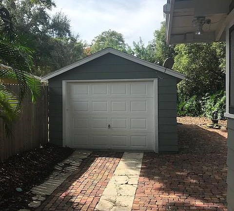 3rd image of 716 Seminole Ave
