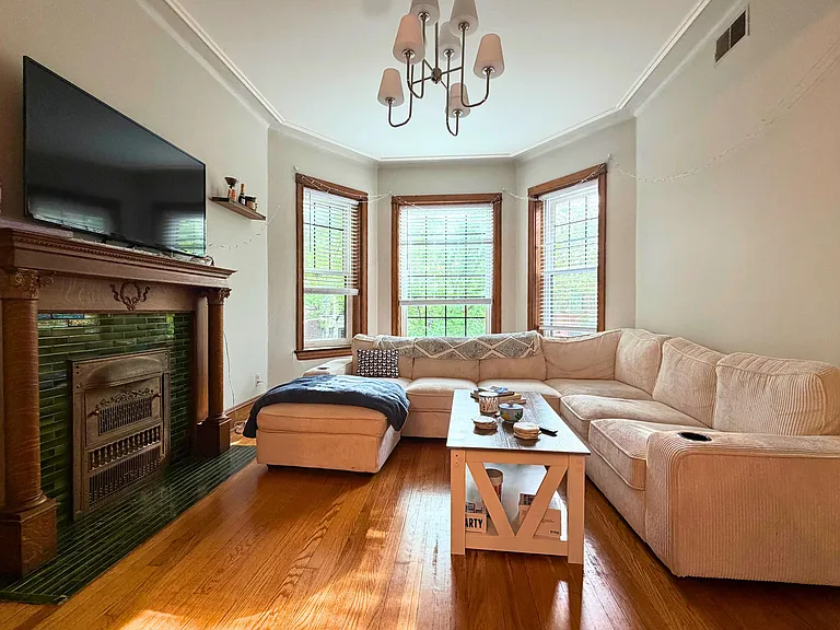 3727 N Lakewood Ave #2 — Photo 3