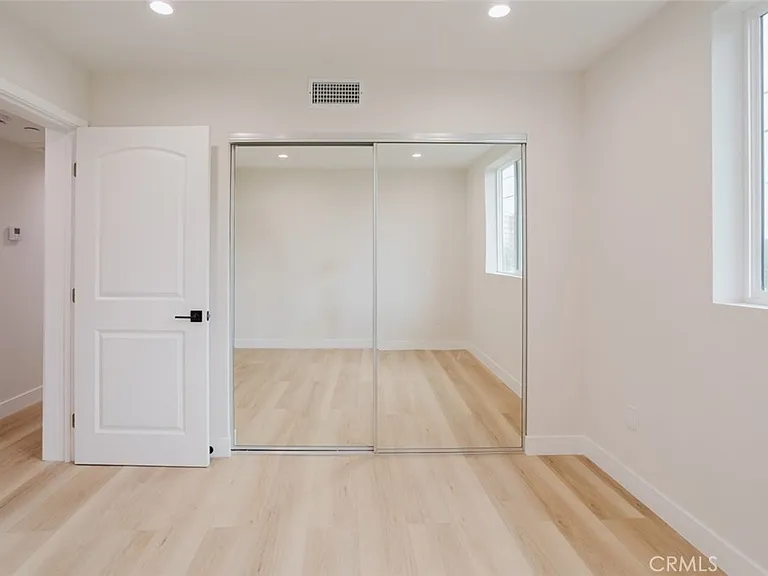8915 Wakefield Ave — Photo 10