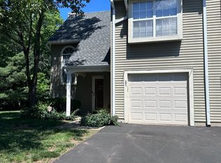 231 McAuliffe Ct, Somerset, NJ 08873