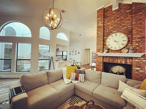 3rd image of 4303 Bendwood Ln