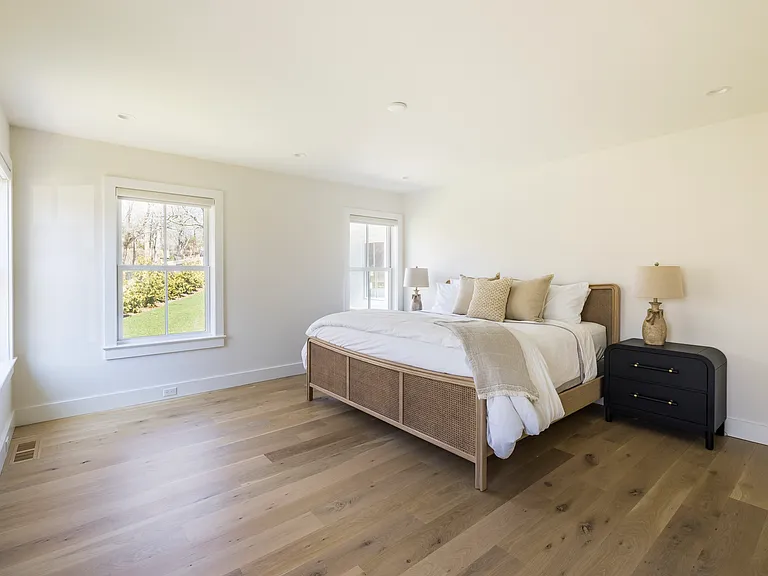 571 Montauk Hwy — Photo 10