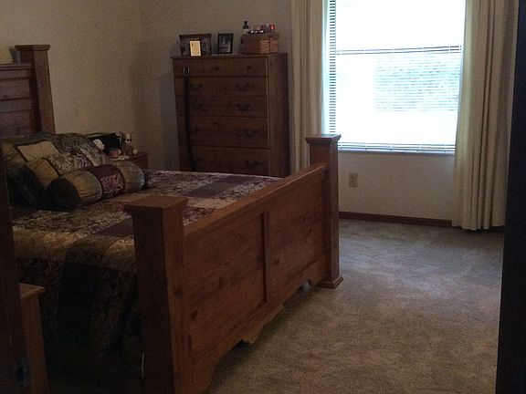 4th image of 165 Aleatha Dr