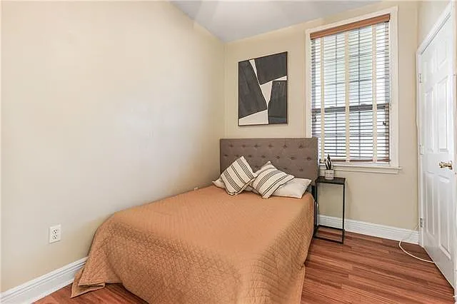 2568 Gladiolus St #UPPER — Photo 11
