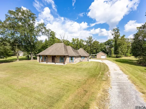 10701 McCullough Rd, Zachary, LA 70791
