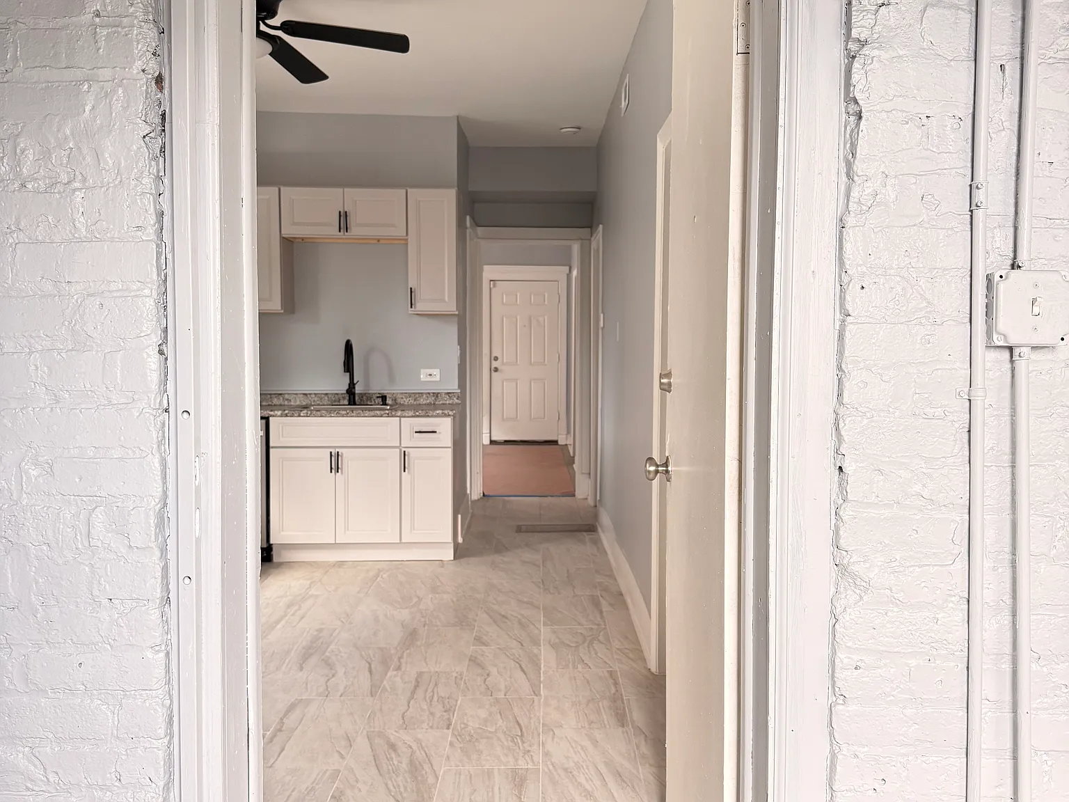 2 bed, 800 sqft, $1,600 — Photo 4