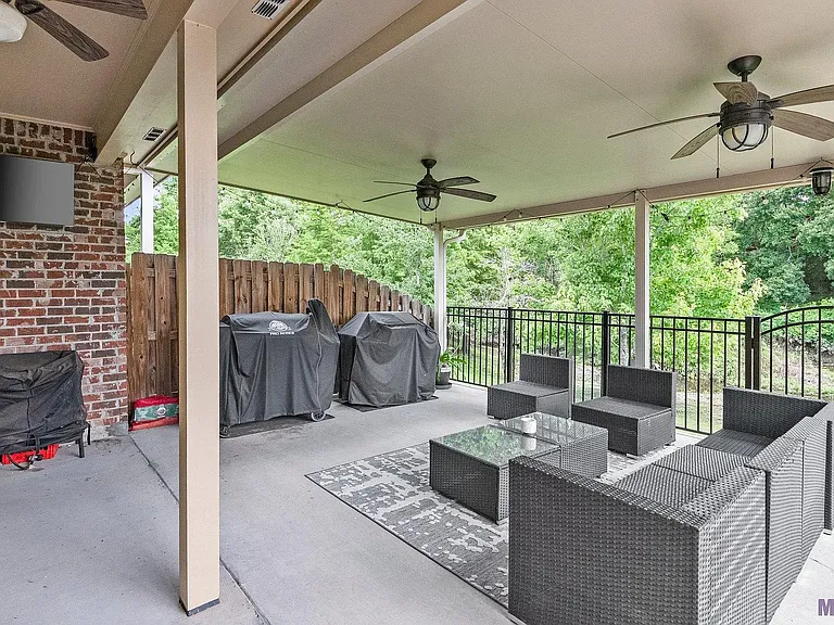 7611 Ibiza Dr — Photo 18