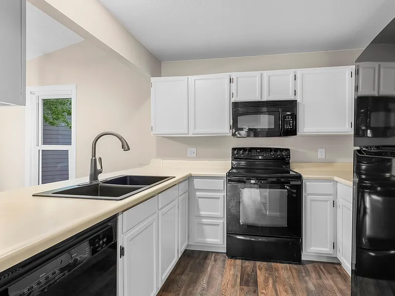 12665 Grove Ct — Photo 6