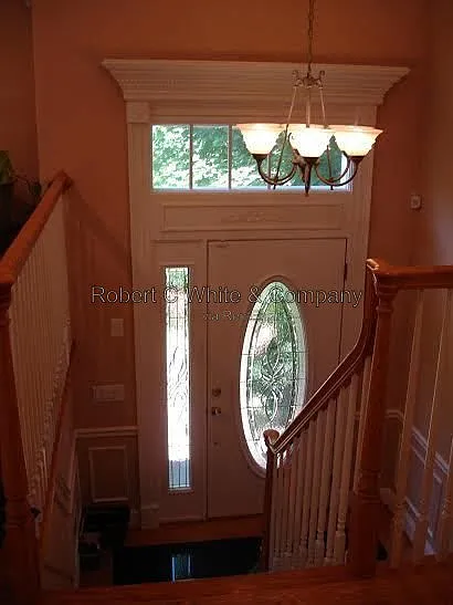 114 Queen St — Photo 4