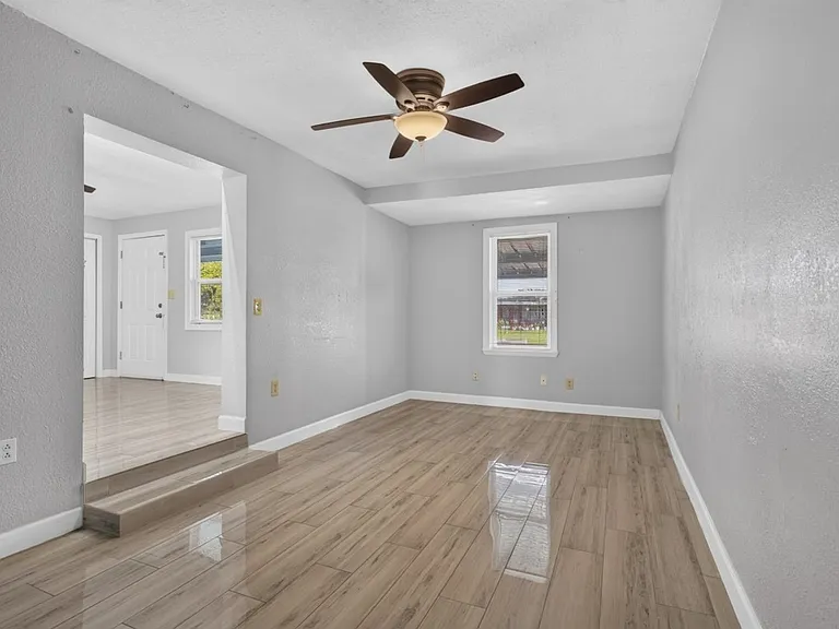 442 Ameca Ave — Photo 12