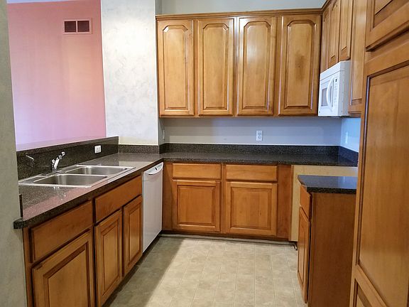 4th image of 29116 Philadelphia Dr