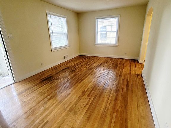 5th image of 3100 Napoleon St