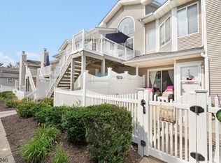 8 Bentley Court, Bedminster Twp., NJ 07921
