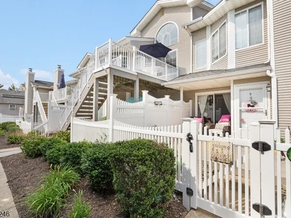 8 Bentley Court, Bedminster Twp., NJ 07921