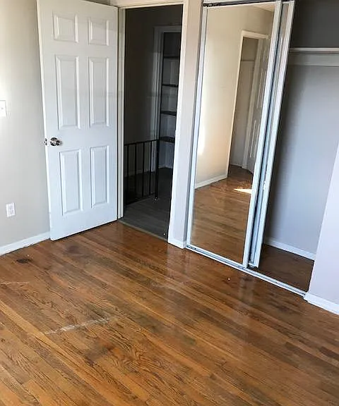55 E York St — Photo 10