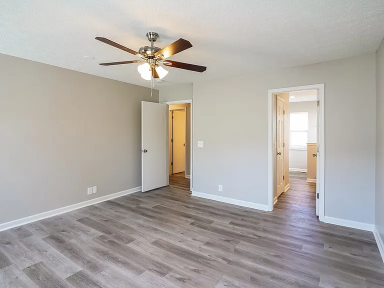 3106 Creekview Ln — Photo 9