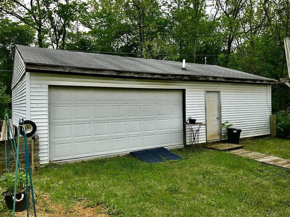 2nd image of 15177 Township Road 403