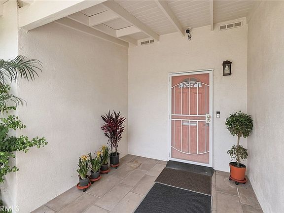 5th image of 1284 E Florida Pl