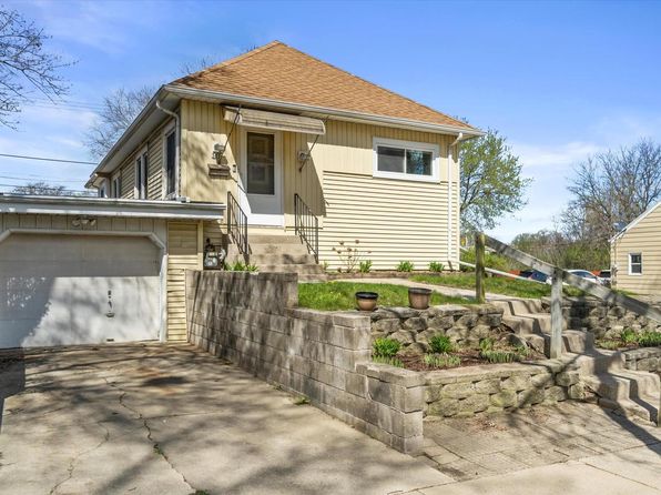 301 South 69th STREET, Milwaukee, WI 53214