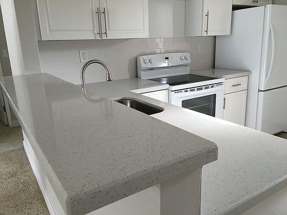 2nd image of 3363 Percival Ave #3363