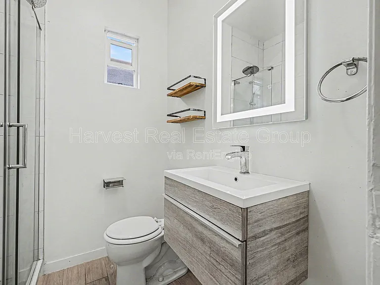 3840 Martin Luther King Jr Way #B — Photo 15