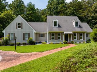 202 La Bellevue St, Morganton, NC 28655