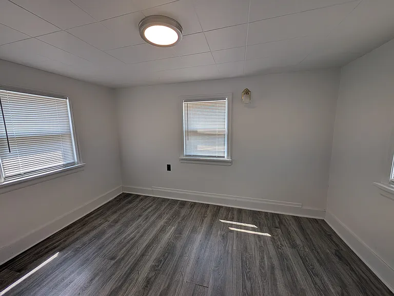 11408 E Empire Ave — Photo 7