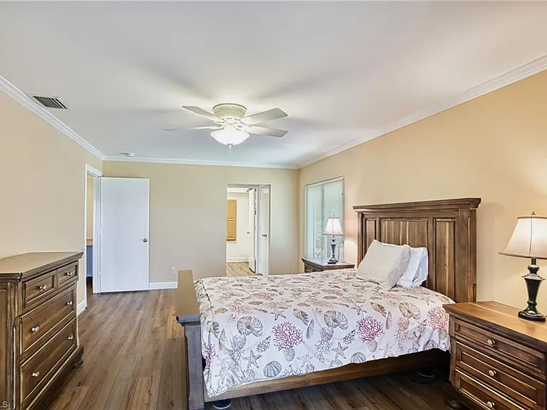 7402 Lake Breeze Dr #306 — Photo 16