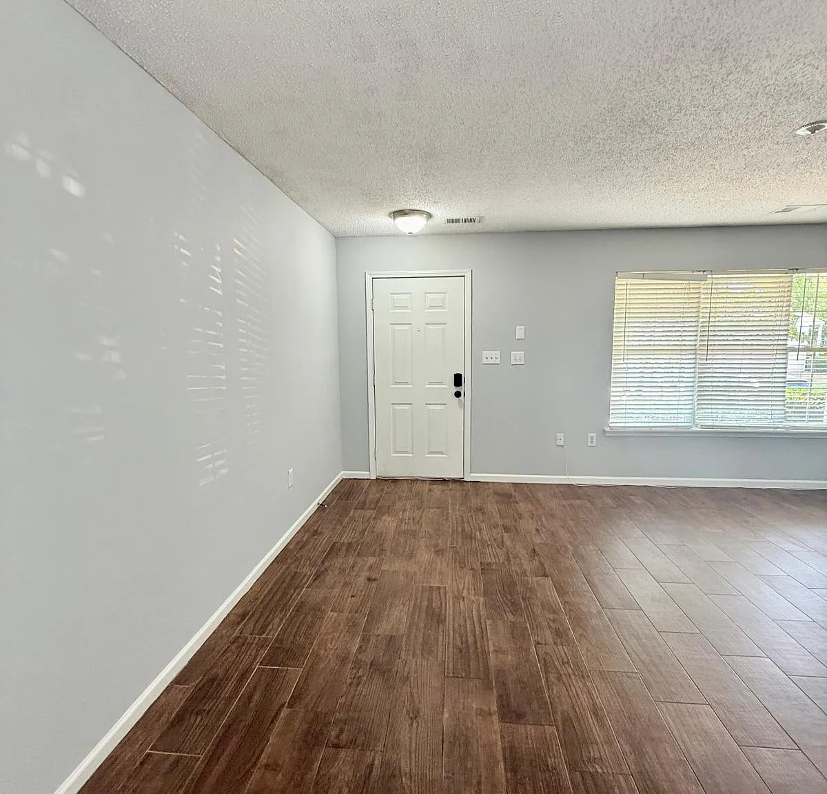 2 bed, 2.5 bath, 1304 sqft, $1,850 — Photo 4