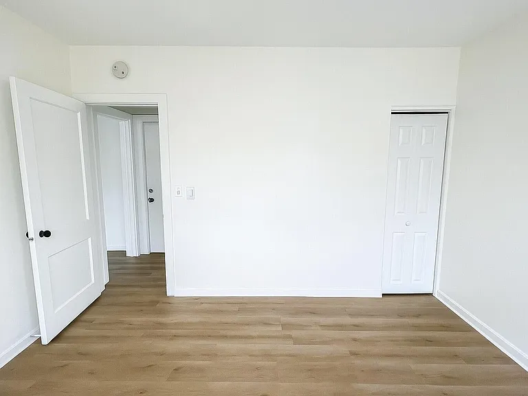 Park Place Apartments — Photo 9