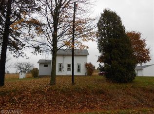 542 N Johnson Rd, Saranac, MI 48881