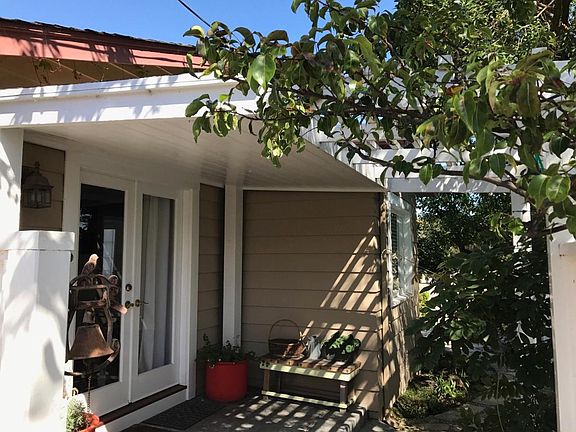 Front Door & Courtyard