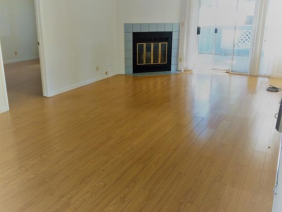 3rd image of 1545 Four Oaks Cir