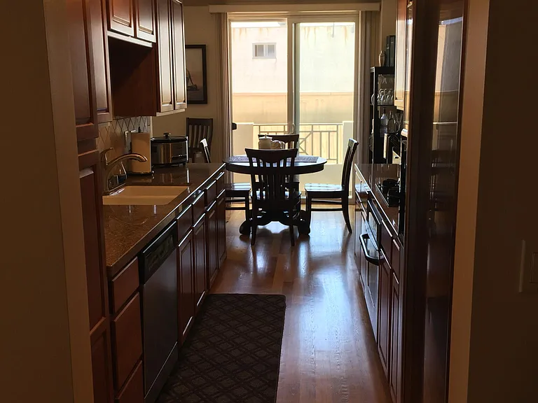 1337 Wellesley Ave #104 — Photo 27