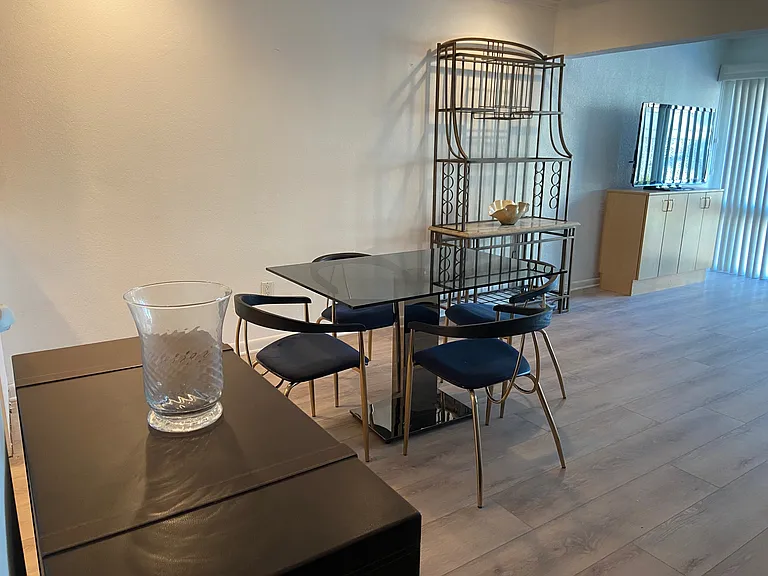 2100 Gulf Shore Blvd N #208 — Photo 6